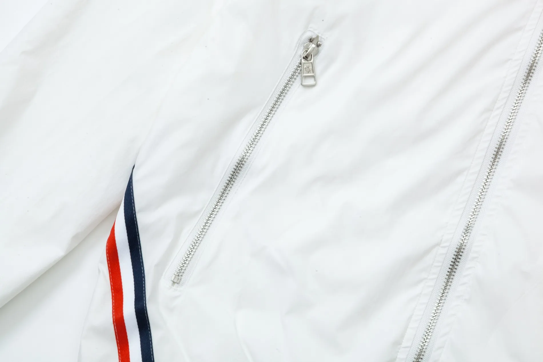 2024 MONCLER logo Authentic Premium Factory Versatile ！ ：White Black Size：M 4XL